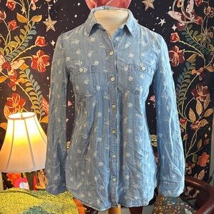 Old Navy Light Blue Floral Button-Down Shirt